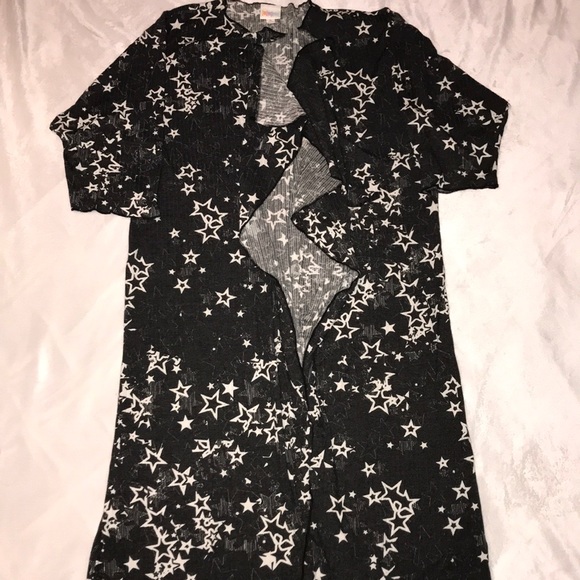 Medium LuLaRoe Shirley - Picture 2 of 5